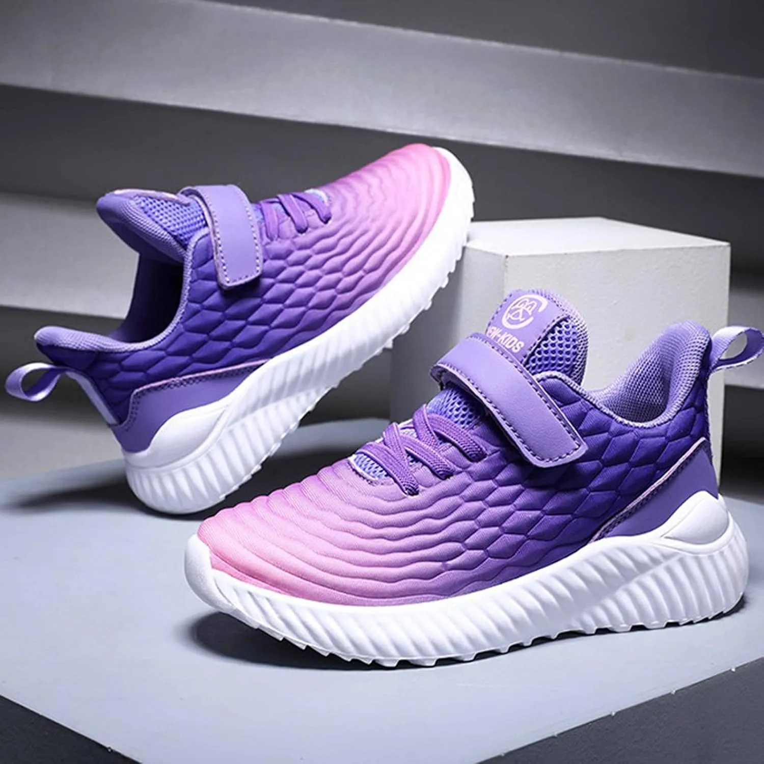 Kids Shoes Boys Girls Fashion Sneakers Breathable Lightweight Anti-Slip Athletic Footwear