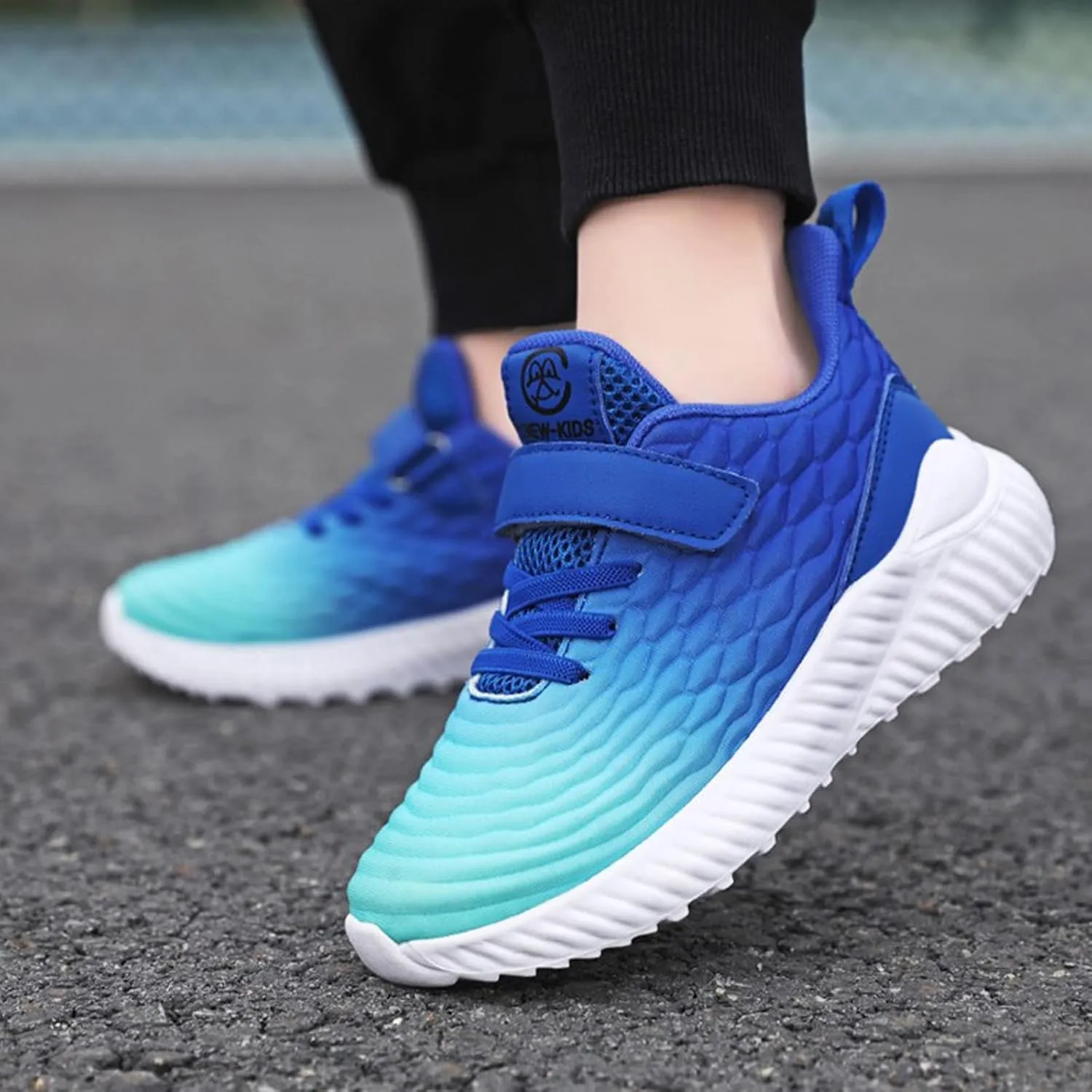 Kids Shoes Boys Girls Fashion Sneakers Breathable Lightweight Anti-Slip Athletic Footwear