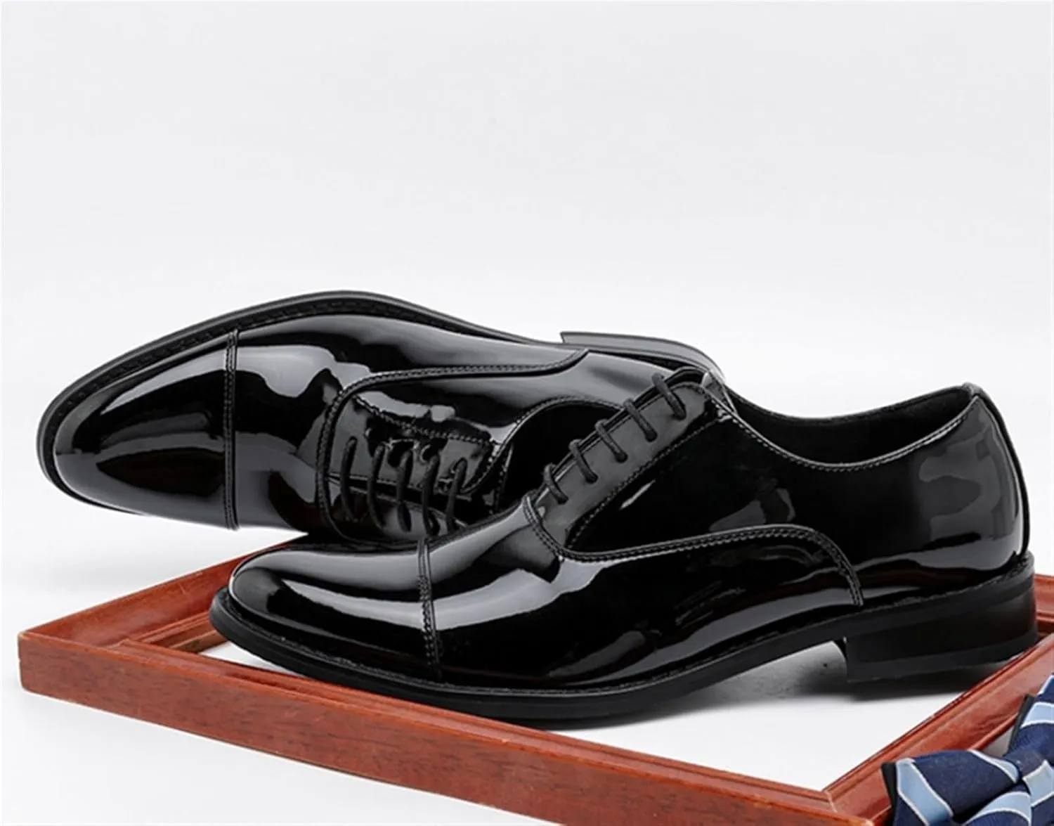 Men's Patent Leather Oxfords Casual Shoes Dress Formal Leather Cap Toe Derby Shoes Lace Up Walking Fashion Low-top Leather Shoes for Wedding Prom Business